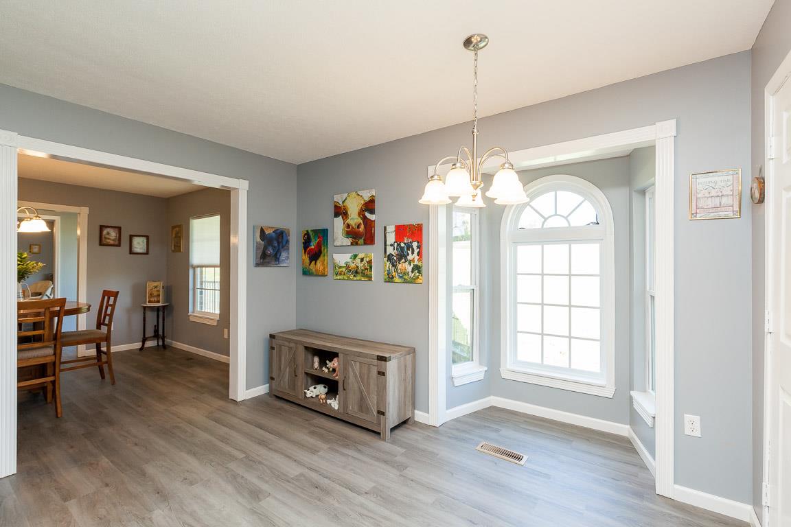 1712 New Vaughn Road Columbia, TN 38401 - Photo 6 of 23 Breakfast nook flooded with light in the kitchen