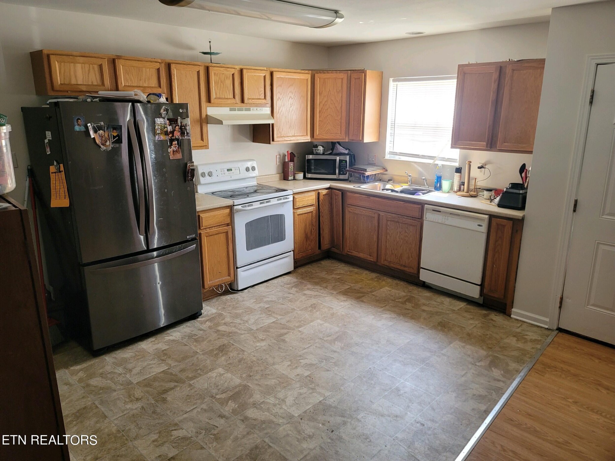 236 West Edison Street Alcoa, TN 37701 - Photo 4 of 13 Gallery Image 4