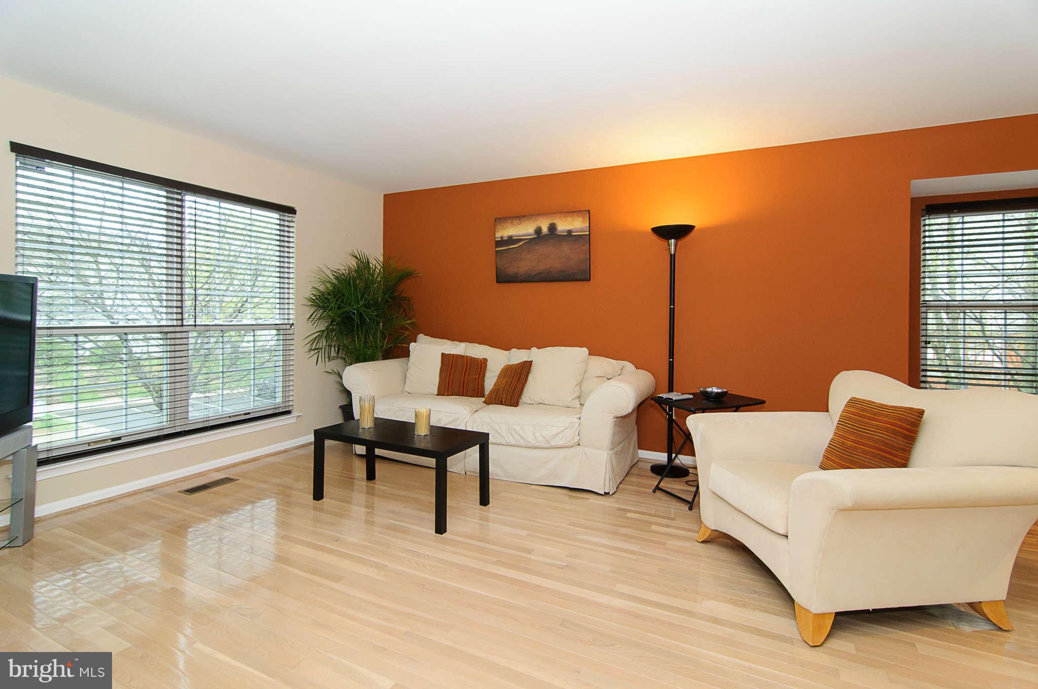 6136 Good Hunters Ride Columbia, MD 21045 - Photo 3 of 30 Living Room