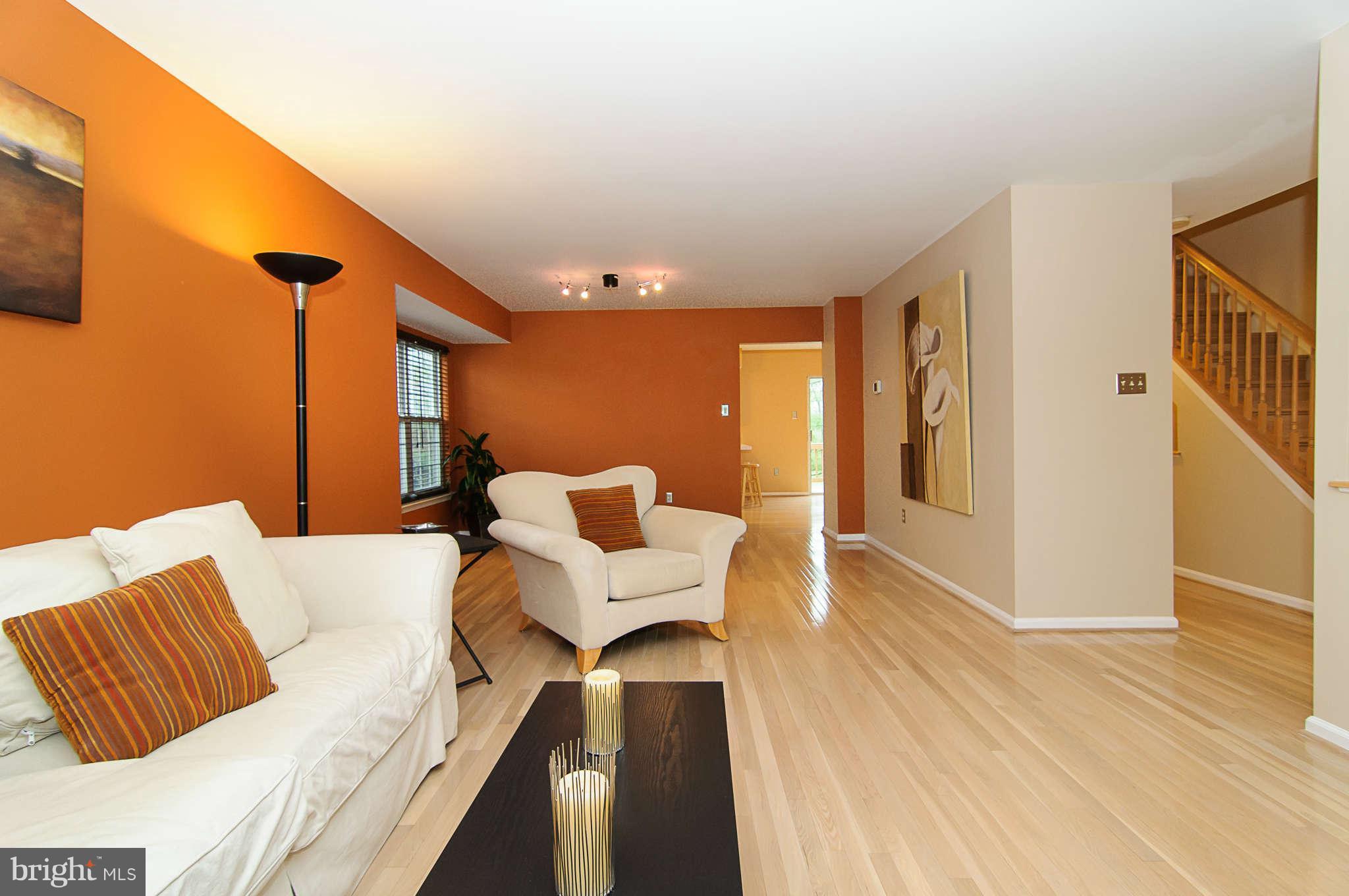 6136 Good Hunters Ride Columbia, MD 21045 - Photo 4 of 30 Living Room
