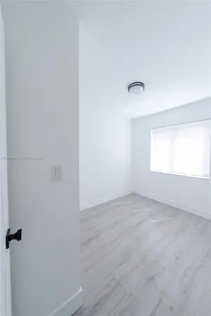 $1,700 | 3417 Northwest 22nd Avenue, Unit 13, Miami, FL 33142