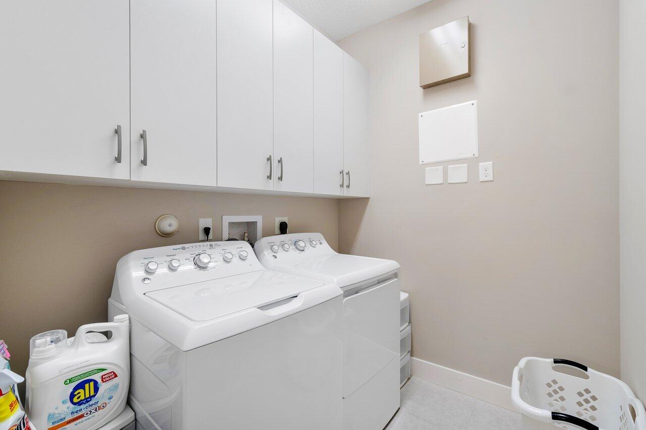 15393 Blue River Road Delray Beach, FL 33446 - Photo 17 of 57 LAUNDRY ROOM