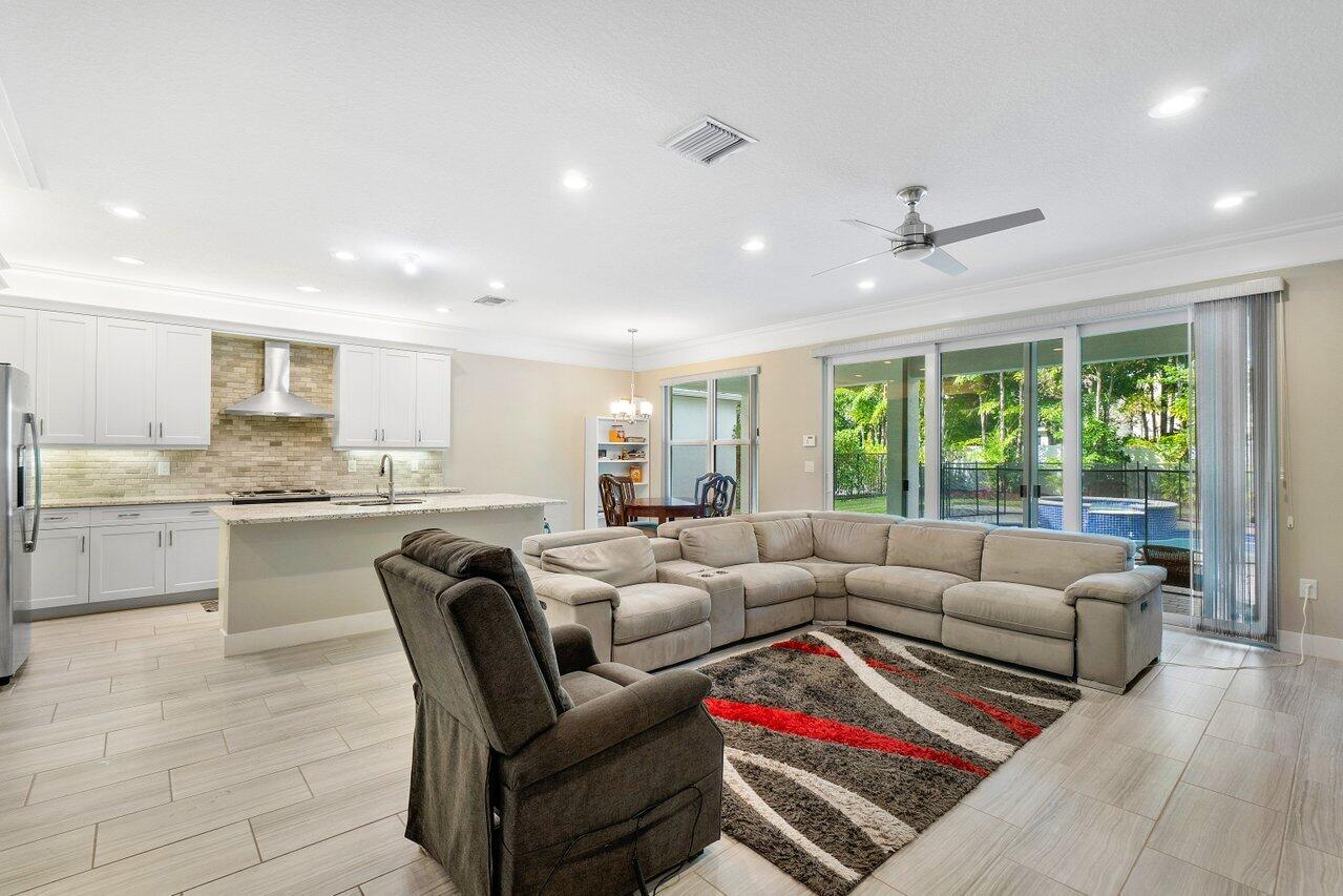 15393 Blue River Road Delray Beach, FL 33446 - Photo 3 of 57 FAMILY ROOM