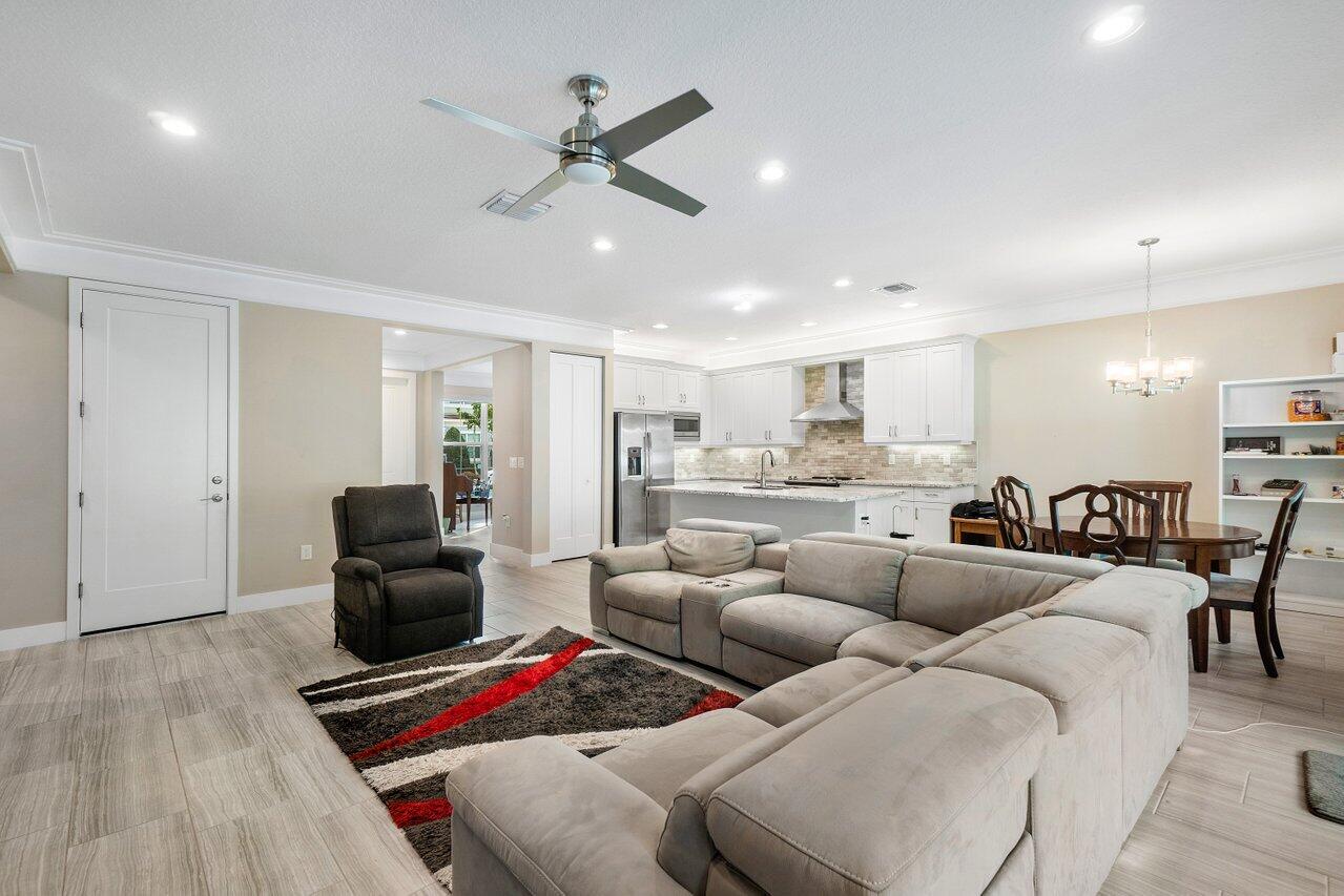 15393 Blue River Road Delray Beach, FL 33446 - Photo 4 of 57 FAMILY ROOM