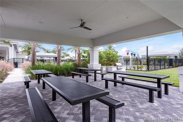 15393 Blue River Road Delray Beach, FL 33446 - Photo 43 of 57 picnic tables