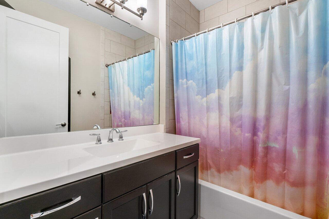 15393 Blue River Road Delray Beach, FL 33446 - Photo 10 of 57 BATHROOM