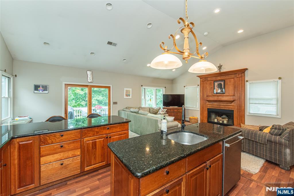 101 Rolling Ridge Road West Milford, NJ 07480 - Photo 8 of 33