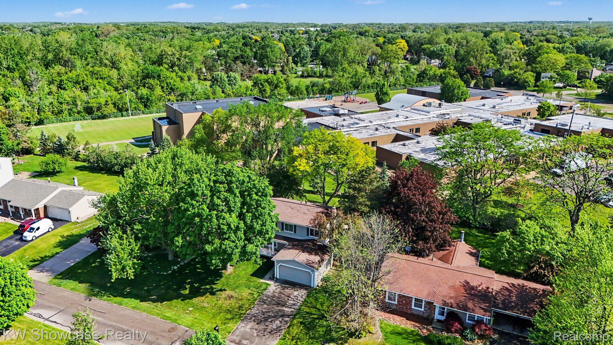 40652 Village Wood Road Novi, MI 48375 - Photo 29 of 37 030_photo_may_19_2026_10_08_44_am_404.jpg