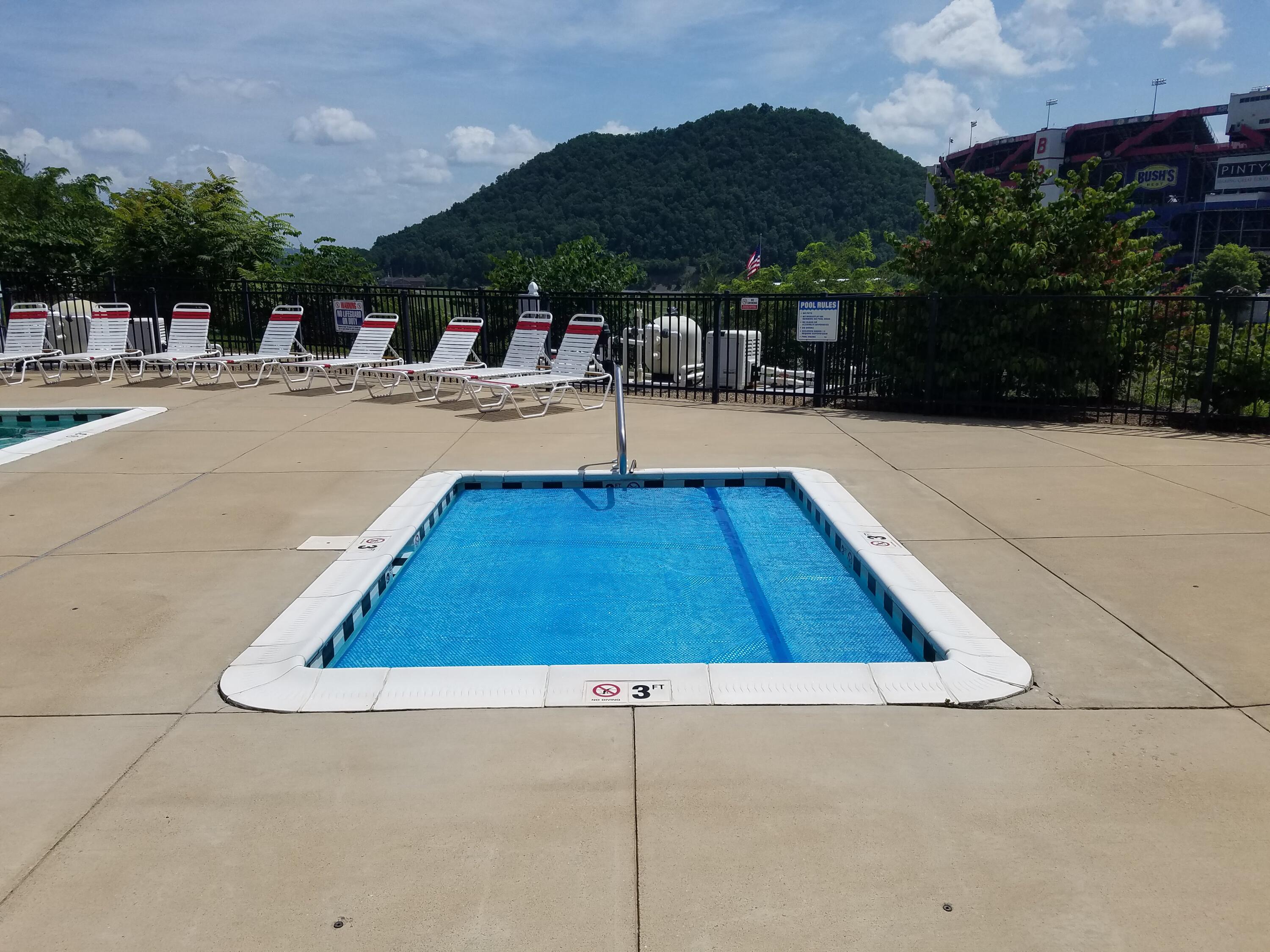 210 Raceday Center Drive, Unit 1106 Bristol, TN 37620 - Photo 24 of 33 Hot Tub