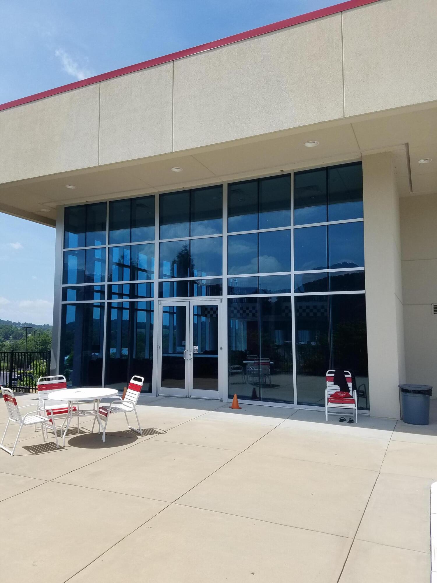 210 Raceday Center Drive, Unit 1106 Bristol, TN 37620 - Photo 26 of 33 Clubhouse Entrance