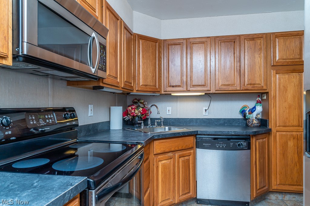 1663 Edgefield Road Lyndhurst, OH 44124 - Photo 8 of 33