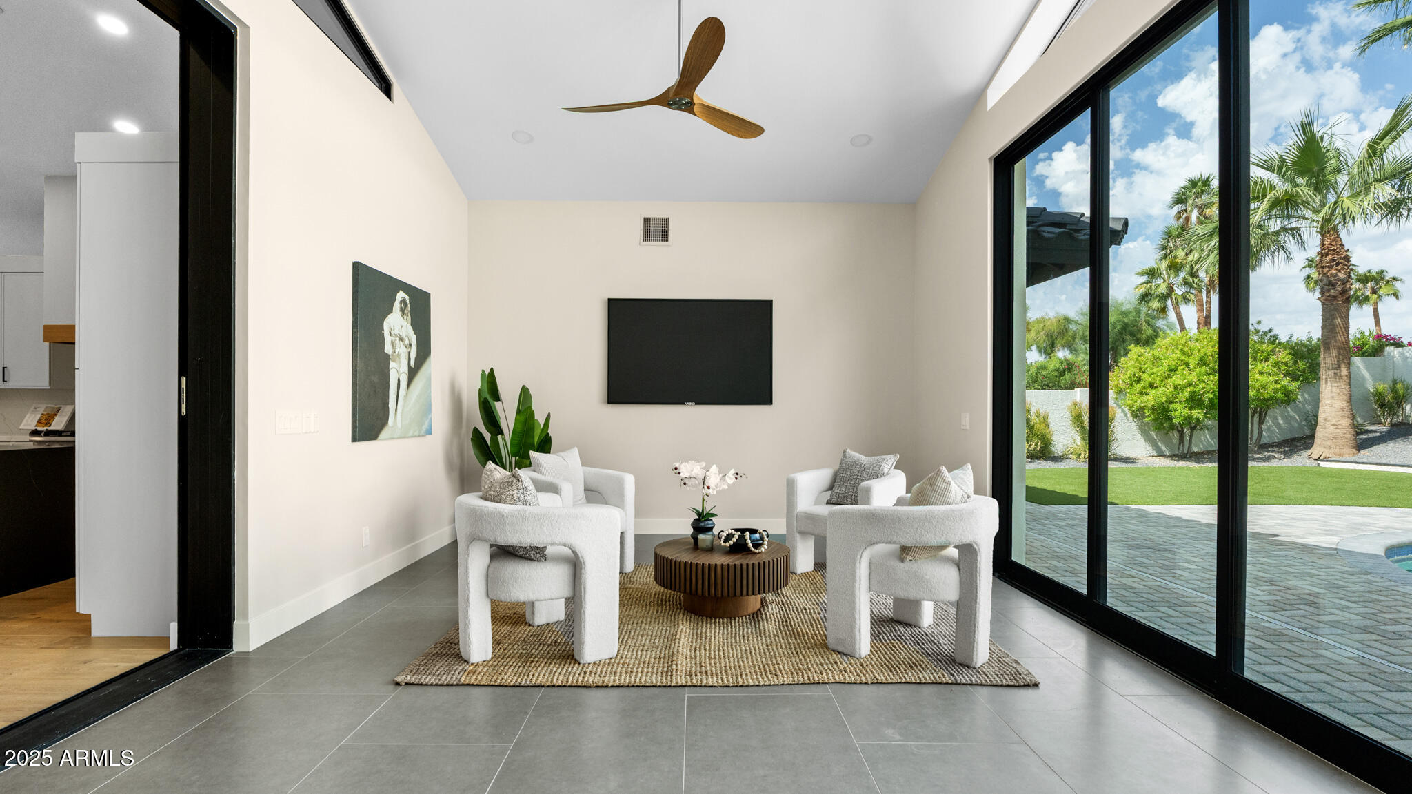 7724 East Charter Oak Road Scottsdale, AZ 85260 - Photo 4 of 28 DSC01476