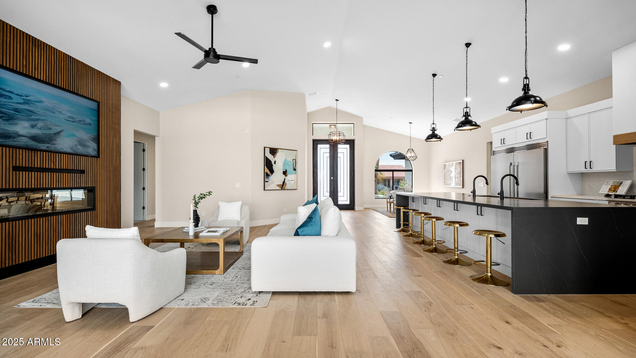 7724 East Charter Oak Road Scottsdale, AZ 85260 - Photo 5 of 28 DSC01486