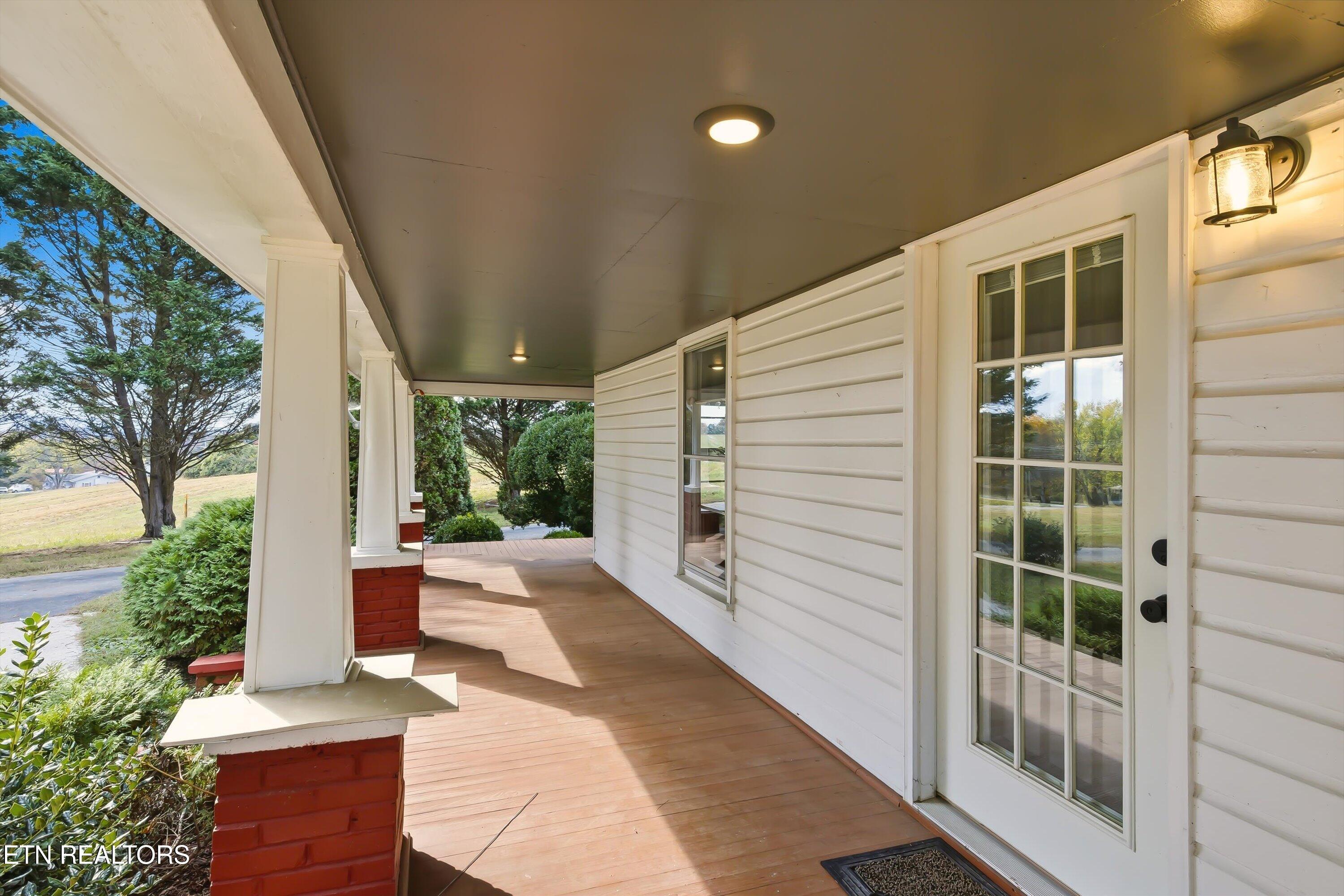 1438 West Hunt Road Maryville, TN 37801 - Photo 3 of 20 Entry