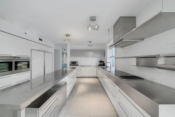 $30,000 | 5801 Collins Avenue, Unit 1200, Miami Beach, FL 33140