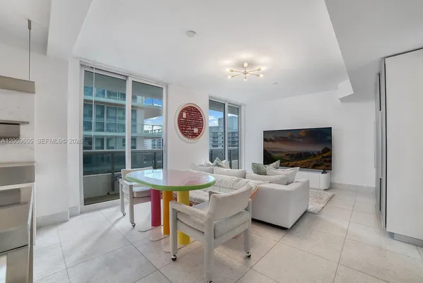$30,000 | 5801 Collins Avenue, Unit 1200, Miami Beach, FL 33140