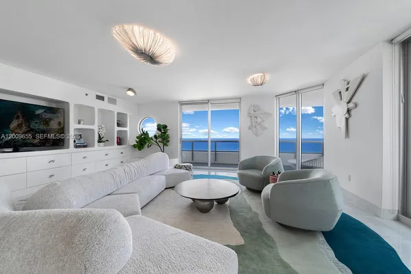 $30,000 | 5801 Collins Avenue, Unit 1200, Miami Beach, FL 33140