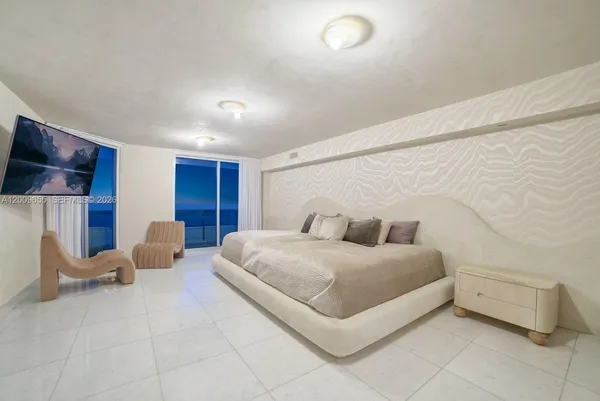 $30,000 | 5801 Collins Avenue, Unit 1200, Miami Beach, FL 33140