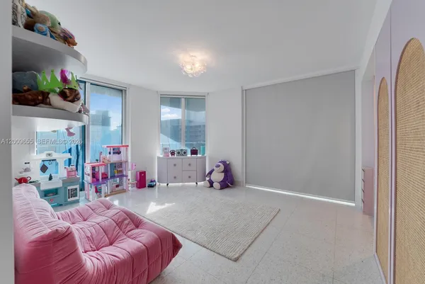 $30,000 | 5801 Collins Avenue, Unit 1200, Miami Beach, FL 33140