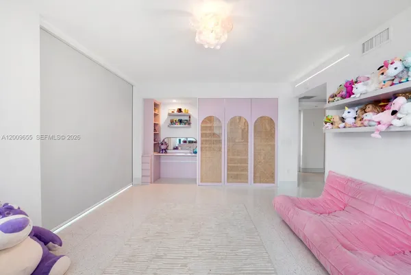 $30,000 | 5801 Collins Avenue, Unit 1200, Miami Beach, FL 33140