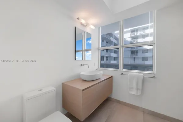 $30,000 | 5801 Collins Avenue, Unit 1200, Miami Beach, FL 33140