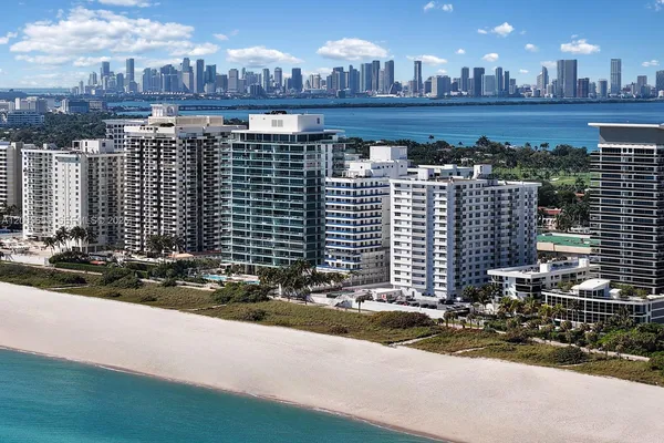 $30,000 | 5801 Collins Avenue, Unit 1200, Miami Beach, FL 33140