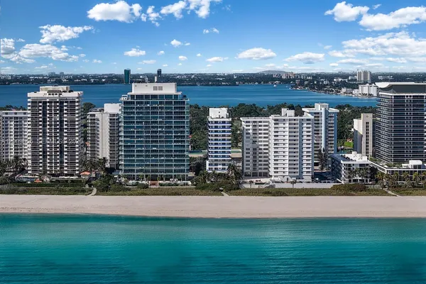 $30,000 | 5801 Collins Avenue, Unit 1200, Miami Beach, FL 33140