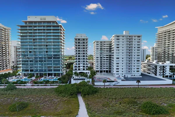 $30,000 | 5801 Collins Avenue, Unit 1200, Miami Beach, FL 33140
