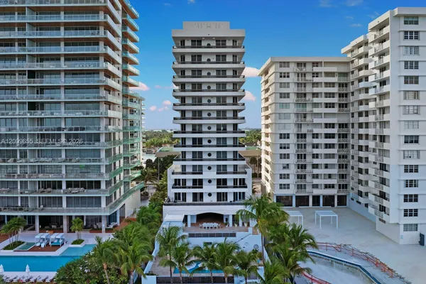 $30,000 | 5801 Collins Avenue, Unit 1200, Miami Beach, FL 33140