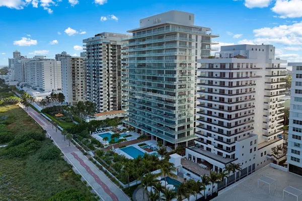 $30,000 | 5801 Collins Avenue, Unit 1200, Miami Beach, FL 33140