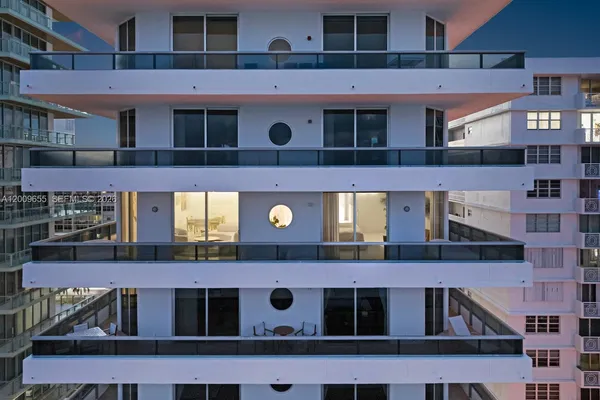$30,000 | 5801 Collins Avenue, Unit 1200, Miami Beach, FL 33140