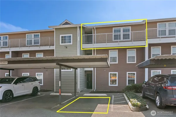 $315,000 | 9815 Holly Drive, Unit A305, Everett, WA 98204