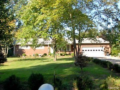 28365 Rollcrest Road Farmington, MI 48334 - Photo 1 of 25 Property Photo