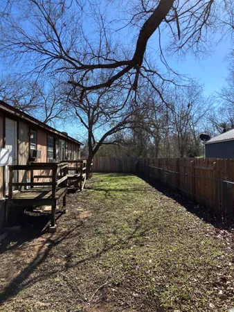 $950 | 207 East Elm Street, Burnet, TX 78611