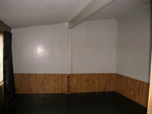 $950 | 207 East Elm Street, Burnet, TX 78611