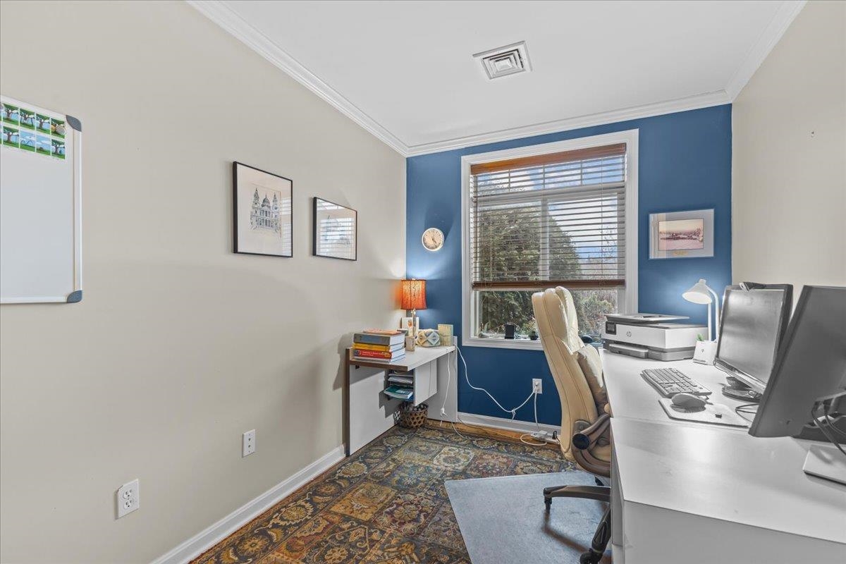 186 Hummingbird Lane South Burlington, VT 05403 - Photo 4 of 35