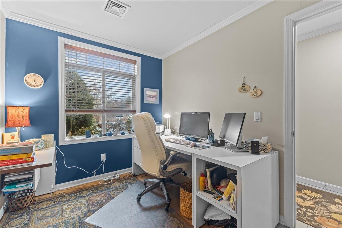 186 Hummingbird Lane South Burlington, VT 05403 - Photo 5 of 35