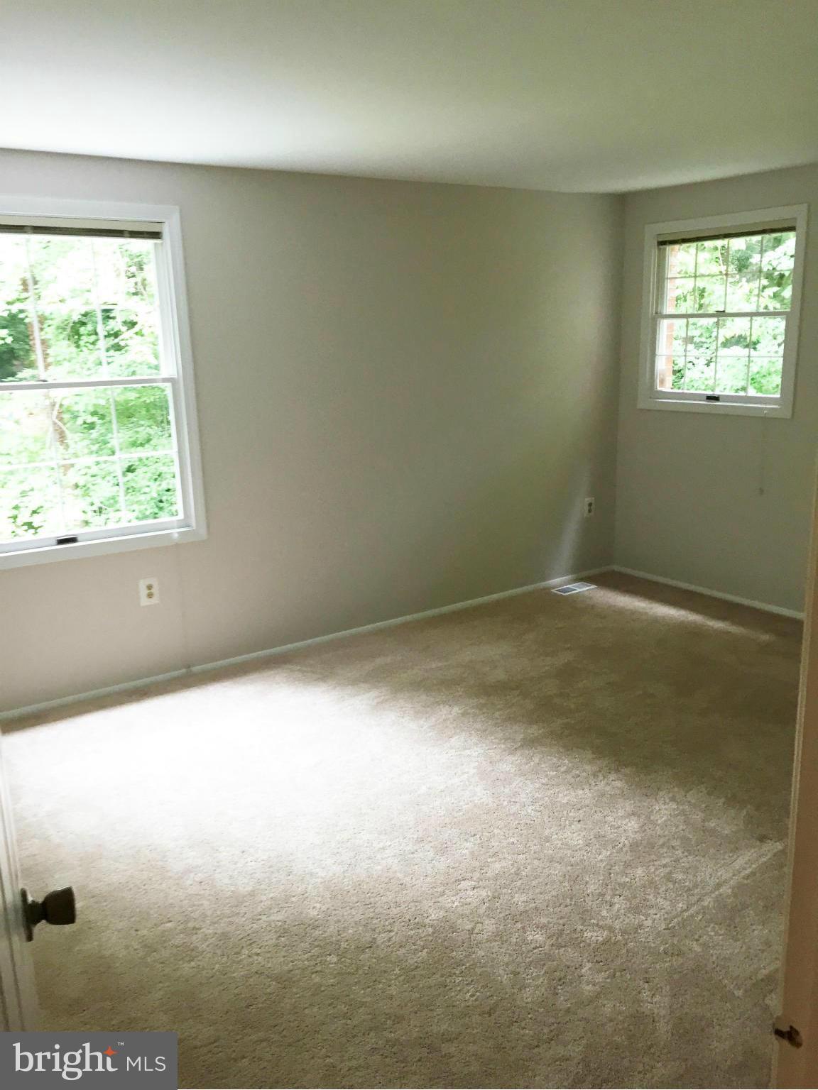 6019 Chesterbrook Road McLean, VA 22101 - Photo 22 of 30 a view of room and window