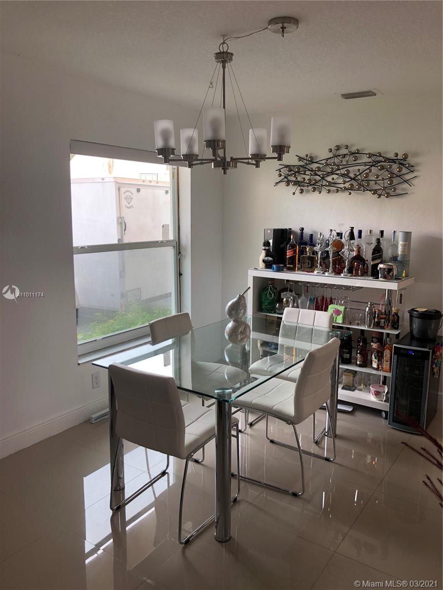 3445 Foxcroft Road Miramar, FL 33025 - Photo 4 of 16 Gallery Image 4