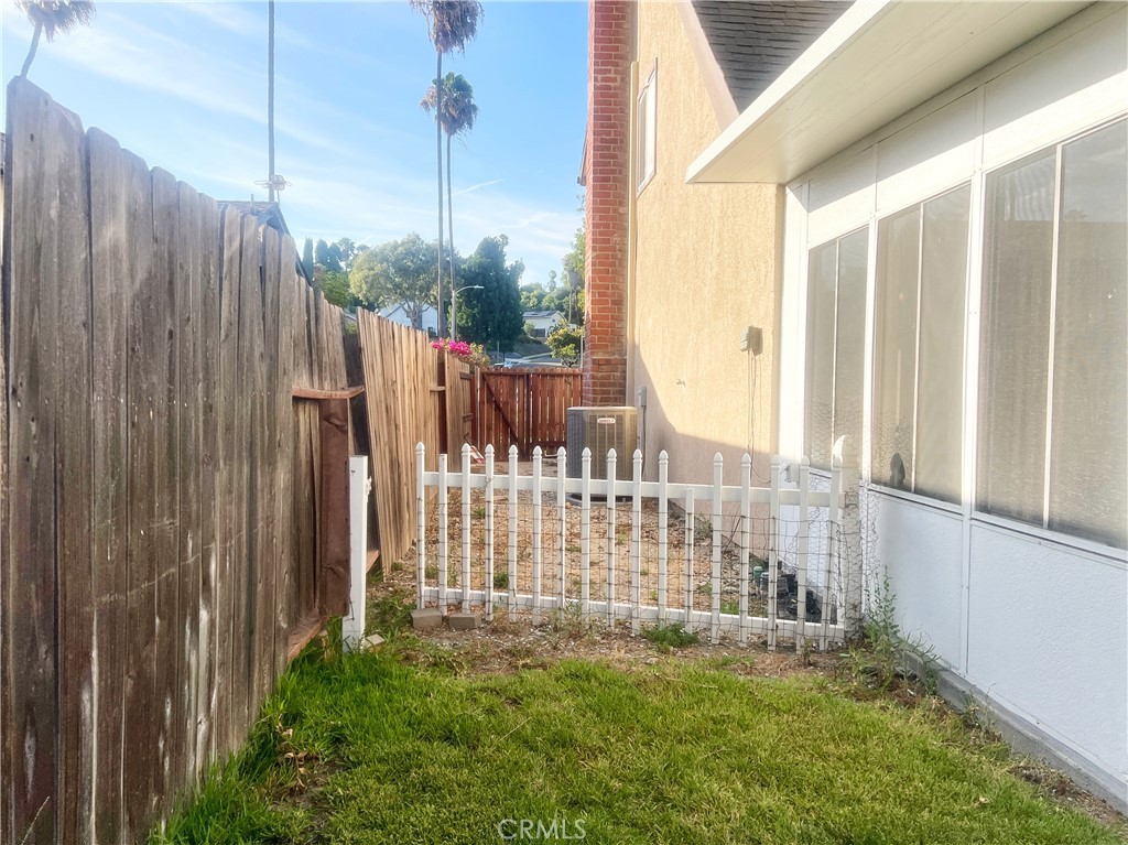 23966 Decorah Road Diamond Bar, CA 91765 - Photo 27 of 31 side yard