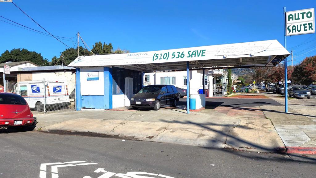 2601 35th Avenue Oakland, CA 94619 - Photo 4 of 8 a car parked in front of a building