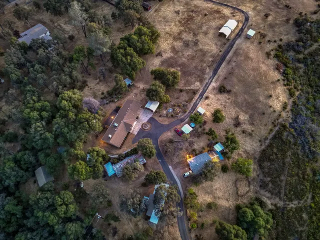 a view of a terrace with sky view