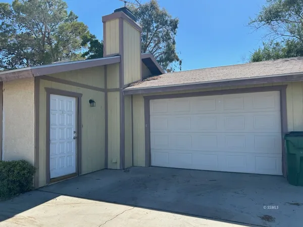 $1,250 | 912 West Graaf Avenue, Ridgecrest, CA 93555