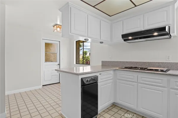 $799,000 | 2662 East 20th Street, Unit 307, Signal Hill, CA 90755