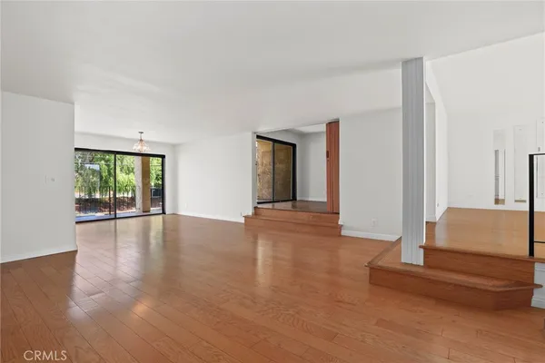 $799,000 | 2662 East 20th Street, Unit 307, Signal Hill, CA 90755