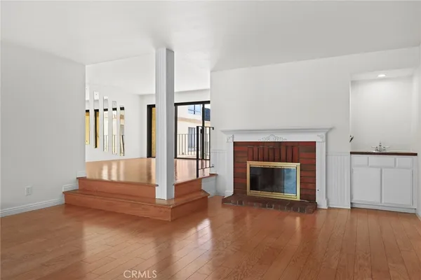 $799,000 | 2662 East 20th Street, Unit 307, Signal Hill, CA 90755