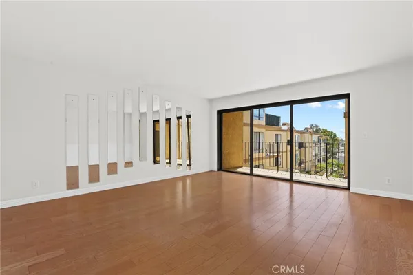 $799,000 | 2662 East 20th Street, Unit 307, Signal Hill, CA 90755