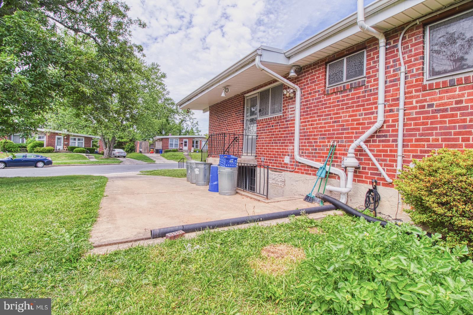 2446 Forest Green Road Baltimore, MD 21209 - Photo 2 of 26