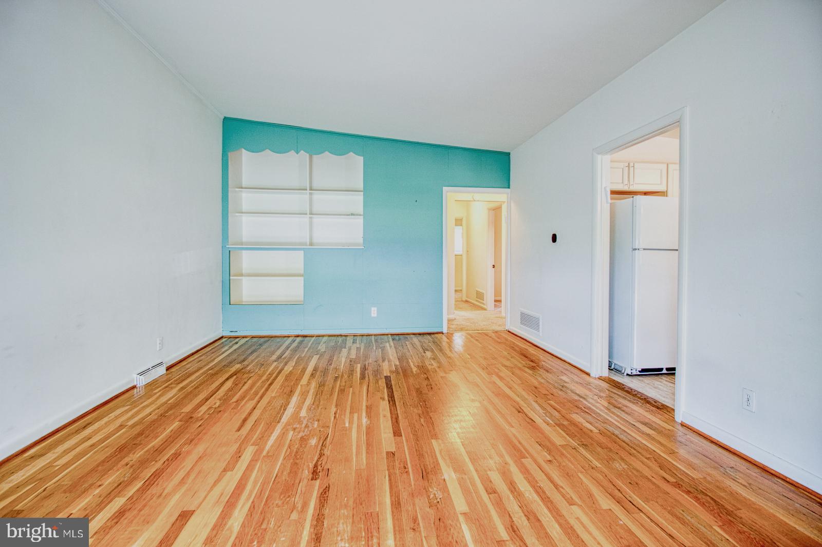 2446 Forest Green Road Baltimore, MD 21209 - Photo 3 of 26