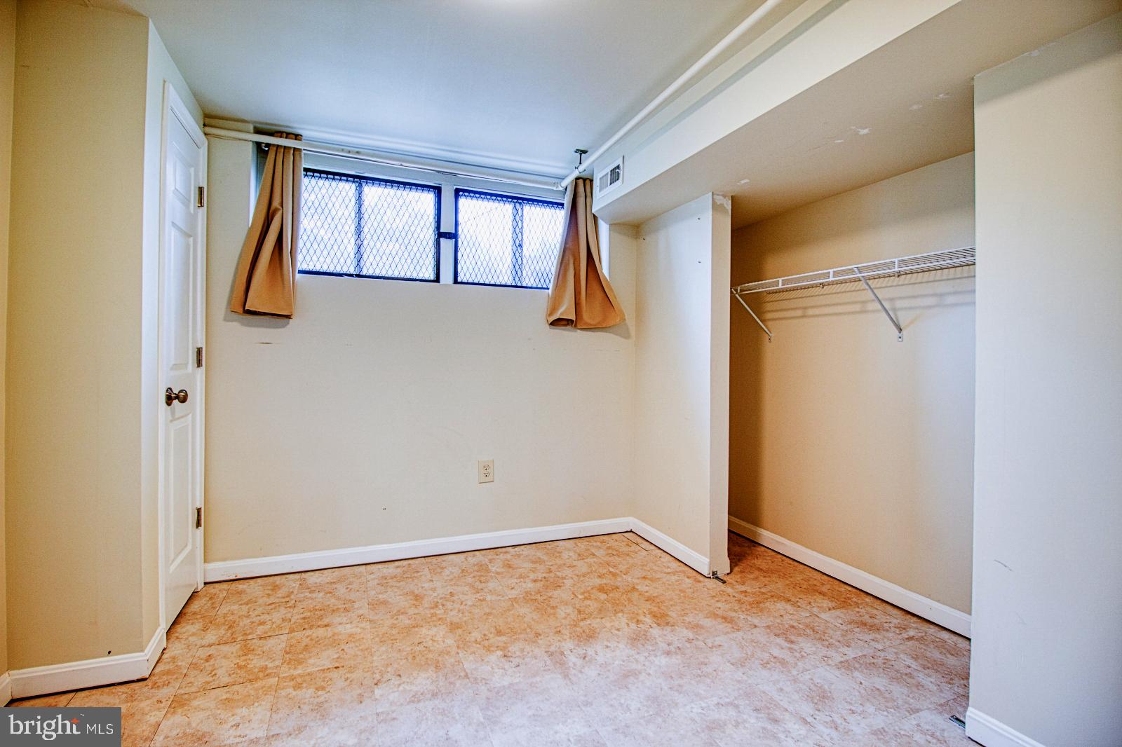 2446 Forest Green Road Baltimore, MD 21209 - Photo 21 of 26